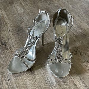 Women’s Silver Diamond Heels (10)